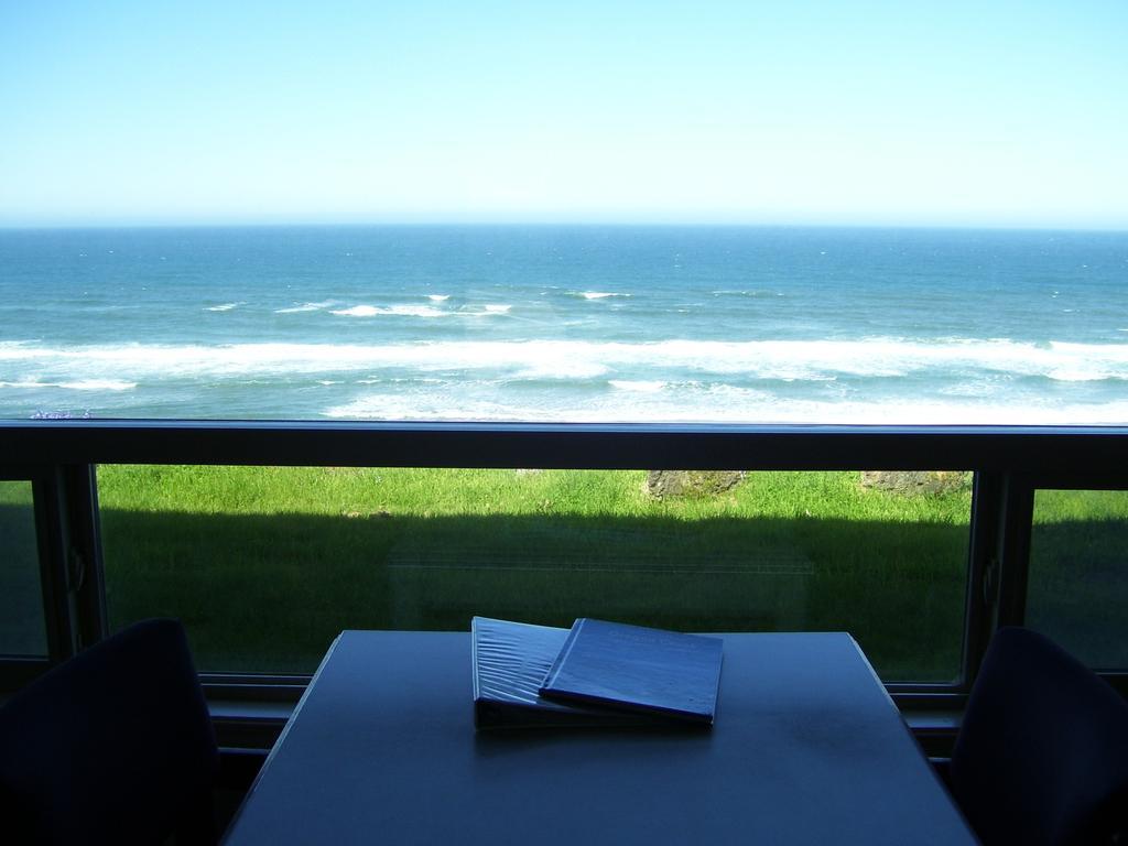 Sea Horse Ocean Front Lodging Линкън Сити Стая снимка