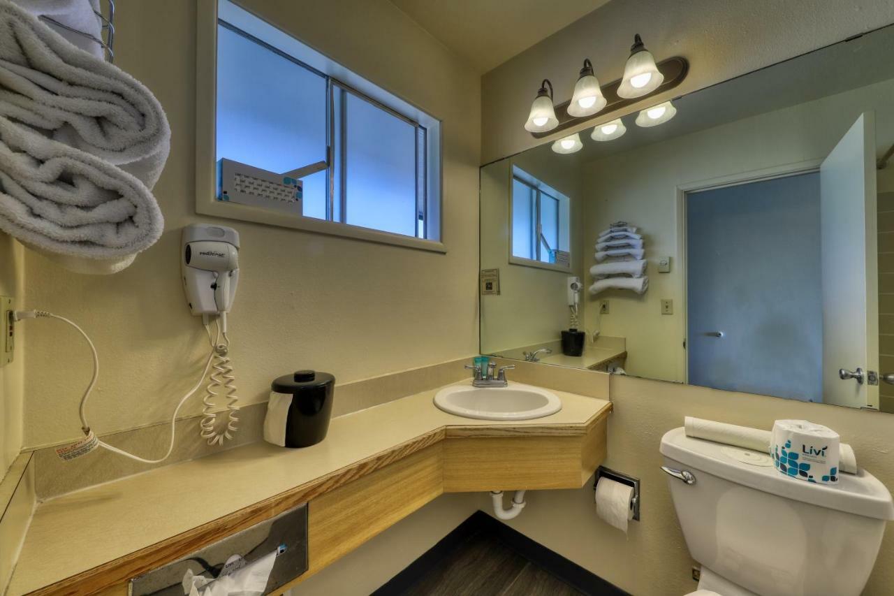 Sea Horse Ocean Front Lodging Линкън Сити Стая снимка